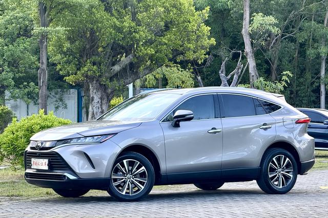 HARRIER 2022 2.0L CVT 2WD Luxury Edition