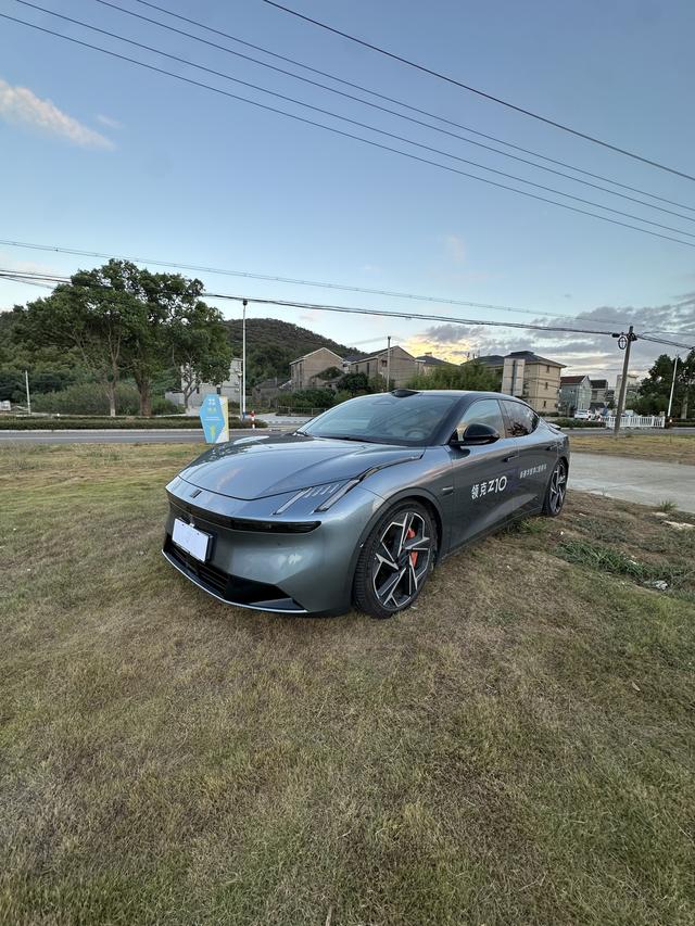 Lynk & Co Z10 2024 95kWh 702km four-wheel drive smart driving Ultra