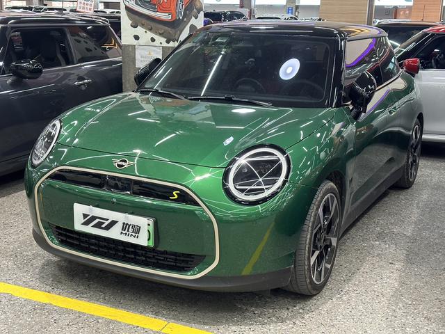 Electric MINI COOPER 2024 COOPER SE artist
