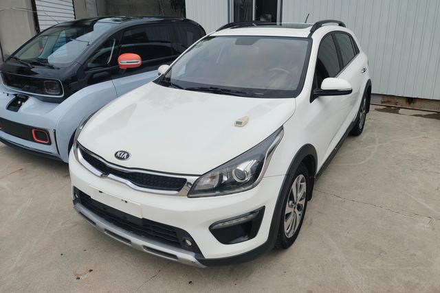 KX CROSS 2018 1.6L automatic smart sunroof version