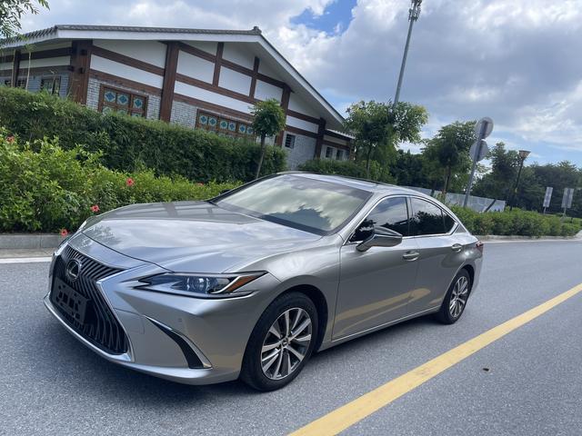 Lexus ES 2020 200 Excellence National VI