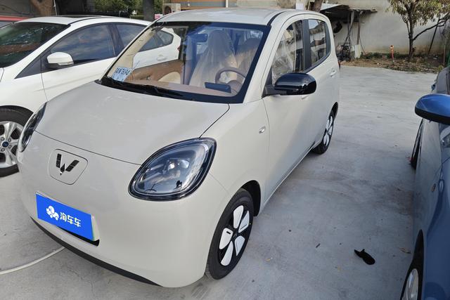 Wuling Hongguang MINIEV 2025 model 205km lithium iron phosphate four-door version advanced model