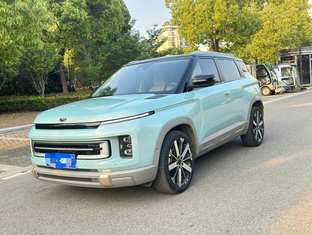Geely ICON 2023 1.5TD Chocolate Mellow Edition