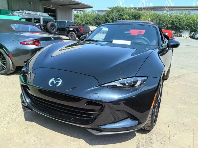 Mazda MX-5 2025 2.0L manual rear drive 2-seater parallel import
