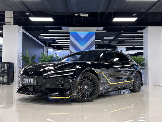 Denza Z9GT DM 2024 1100 four-wheel drive Ultra version