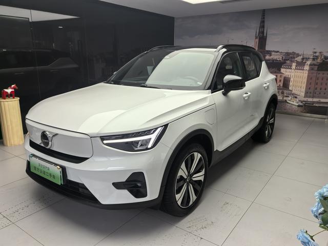 Volvo XC40 EV 2023 four-wheel drive high-performance version