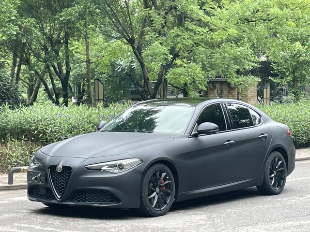 Giulia Giulia 2021 2.0T 280HP Deluxe