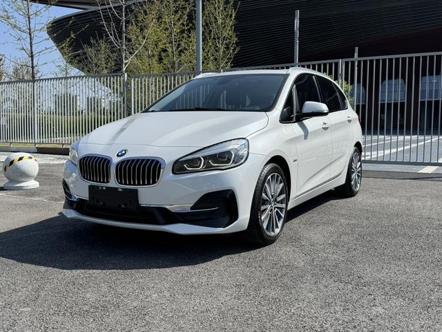 BMW 2 Series station wagon 2018 220i Luxury Set