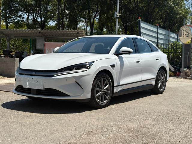 Qin L EV 2025 470km leading type