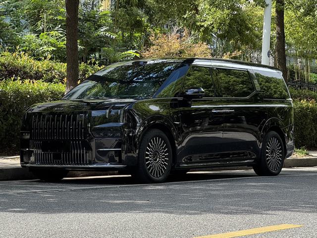 ZEEKR 009 2024 seven-seater aisle version two-wheel drive 108kWh