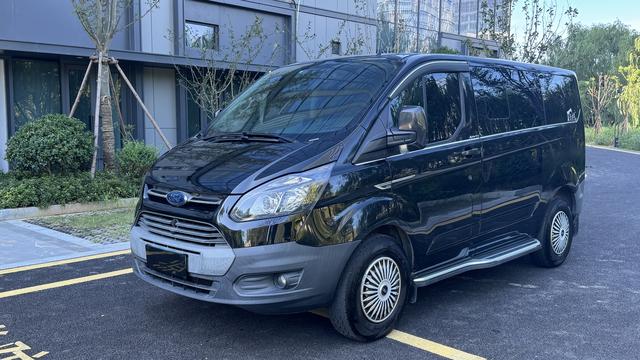 Transit 2019 2.0T Diesel Utility Commercial Vehicle Short Axle Low Roof 6 Seat National V