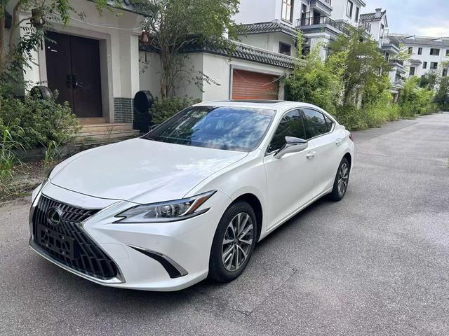 Lexus ES 2022 200 Excellence