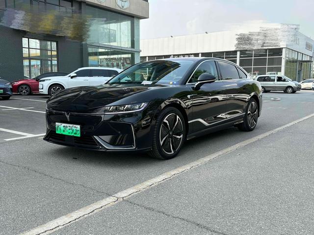 Lantu Chasing Light EV 2023 580km Standard Edition
