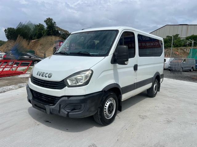 Iveco Ousheng 2018 2.3T short-axle low-top van F1A
