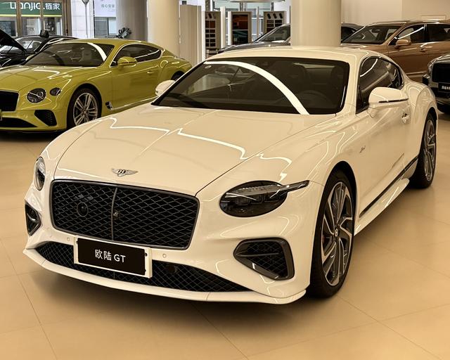 Continental 2024 4.0T GT V8