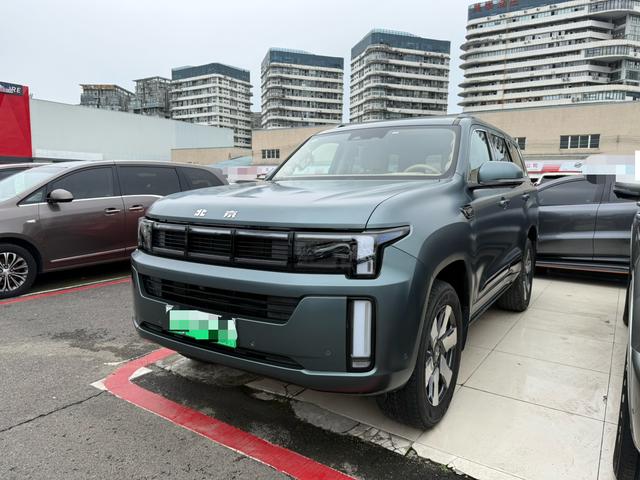 Beijing off-road BJ60 Thunder 2024 Magic four-wheel drive advanced five-seater