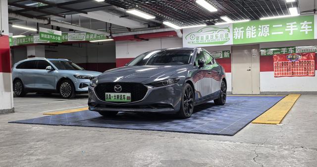 Mazda 3 Angkesaila 2022 2.0L Automatic Premium Edition