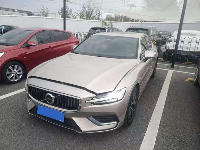 Volvo S60 2023 B4 Intelligent Luxury Edition