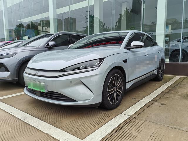 Qin L EV 2025 model 545km Excellent Type
