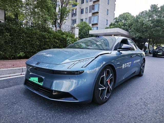 Lynk & Co Z10 2024 95kWh 702km four-wheel drive smart driving Ultra