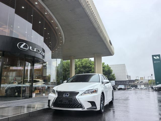 Lexus CT 2017 CT200h Elite Edition Monochrome