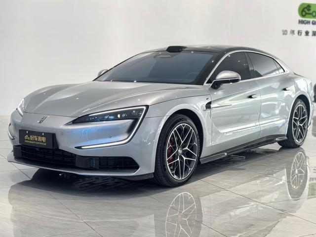 Look up to U7 PHEV 2025 five-seater deluxe edition