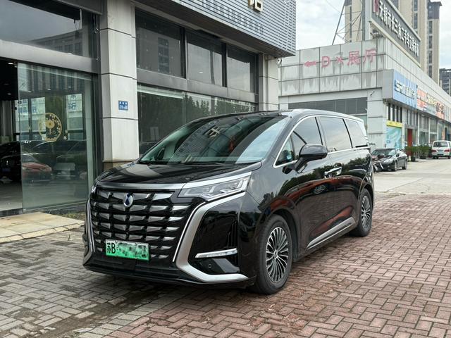 Denza D9 DM 2022 970 four-wheel drive flagship model
