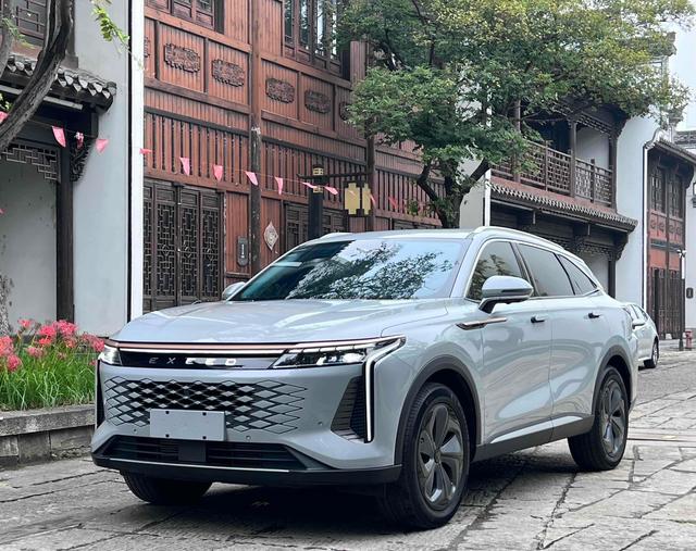 StarTour Yogurt 2023 400T 4WD Luxury Edition