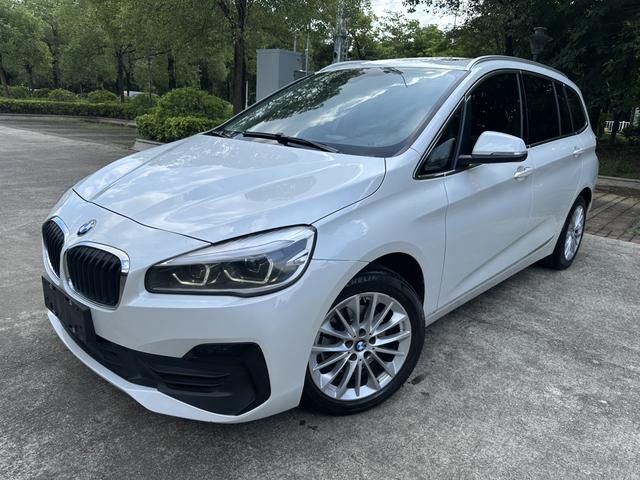 BMW 2 Series Utility Wagon 2019 220i Leader