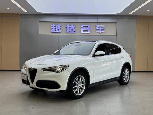 Stelvio Steinway 2017 2.0T 200HP Luxury Edition