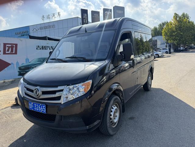 Yufeng 2020 2.3T economical logistics vehicle short axle mid-top 5-9 seats WP2.3