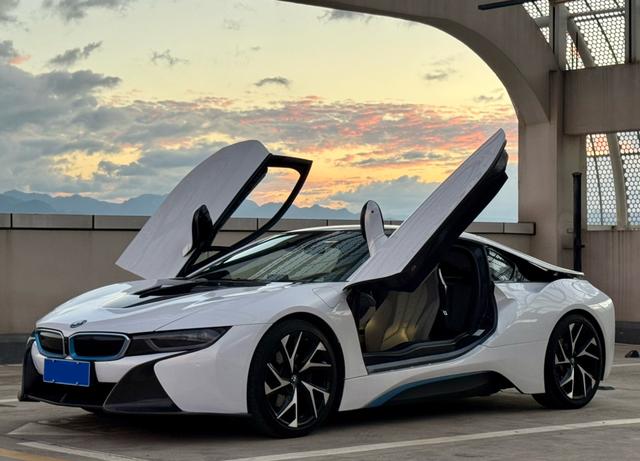 BMW i8 2014 Standard