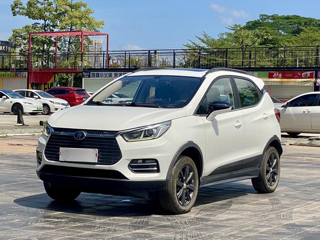 Yuan EV 2018 EV360 Smartlink Dazzling Cool Model
