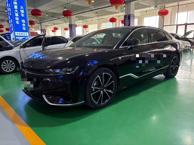 Lantu Chasing Light PHEV 2024 Ultra-long battery life Four-wheel drive Ultimate Edition