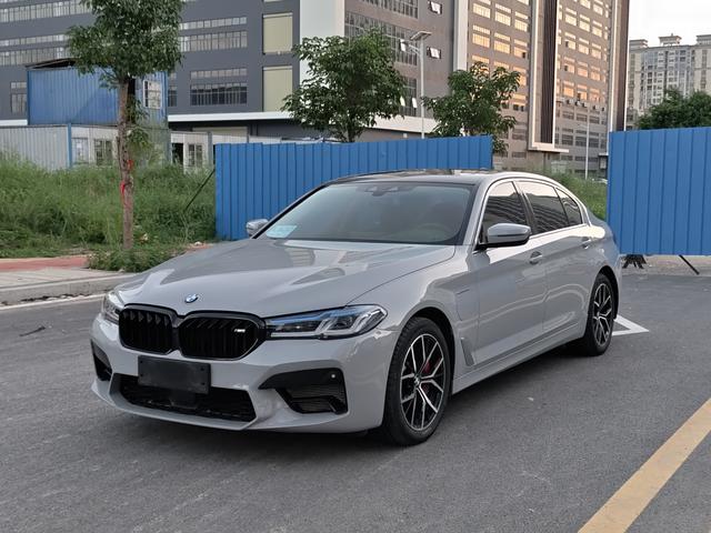 BMW 5 Series PHEV 2018 530Le Luxury Package