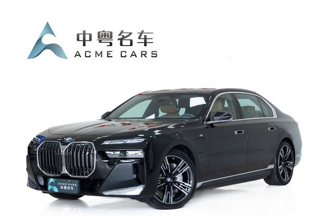 BMW i7 2023 eDrive50L Exclusive M sports Suit