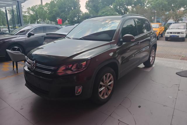 Tiguan 2017 300TSI automatic two-wheel drive Silk Road fashion edition