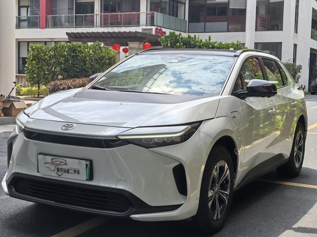 GAC Toyota Platinum Wisdom 4X 2025 615 MAX Version