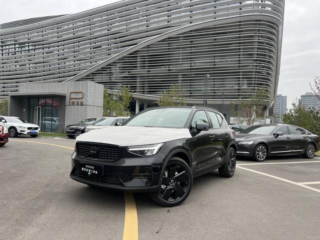 Volvo XC40 2025 B4 four-wheel drive Zhiyuan Polar Night Black Edition