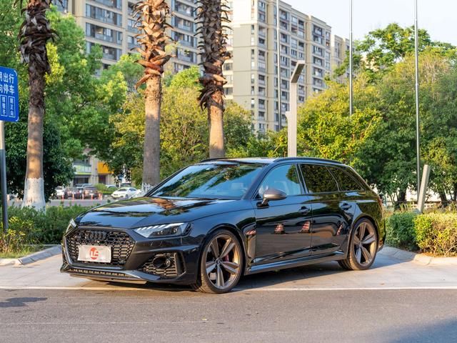 Audi RS 4 2022 RS4 2.9 T Avant Dark Gold Edition