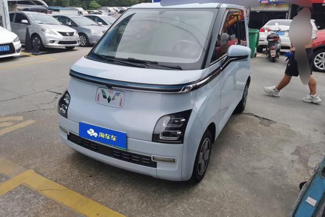 Wuling Air ev Clear Sky 2022 4-seat Advance
