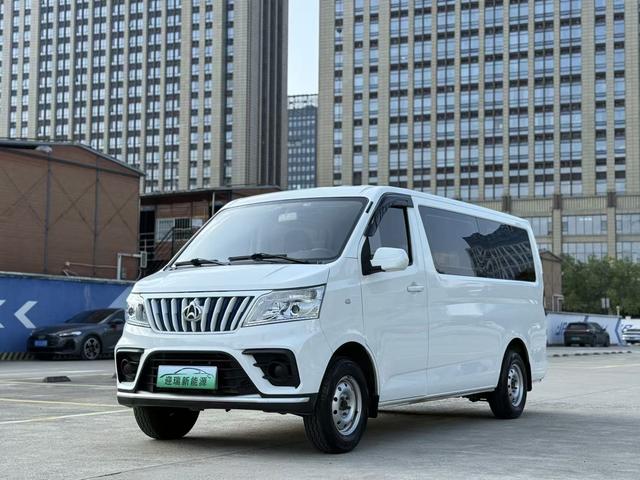 Ruixing EM80 2024 comfortable open door 6 seats 270km 41.86 kWh