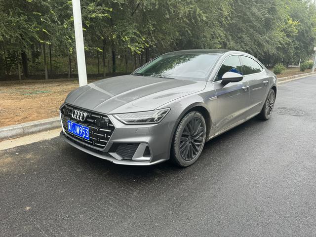 Audi A7L 2024 45 TFSI S-line Dreamcast Fluid Crystal Package
