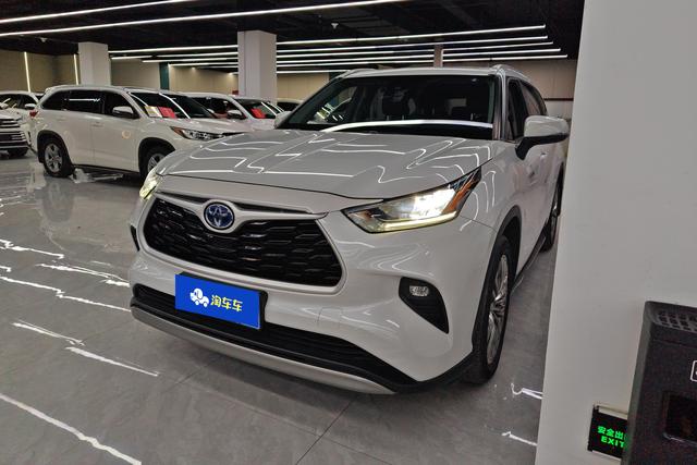 Highlander 2022 dual-engine 2.5L four-wheel drive Knight Edition 7-seater
