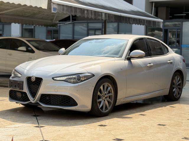 Giulia Giulia 2022 2.0T 280HP Ti Driver's Edition