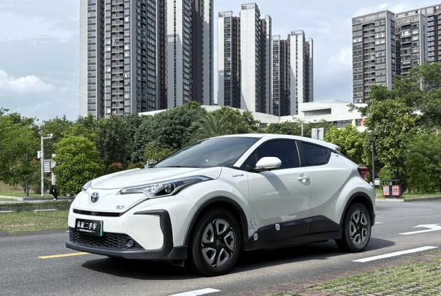 Toyota C-HR EV 2020 Leading Version