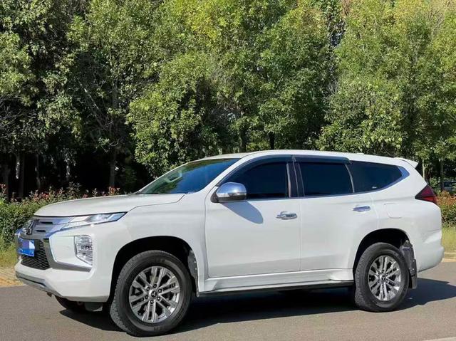 Pajero Jinchang (import) 2020 3.0L automatic four-wheel drive 7-seater parallel import