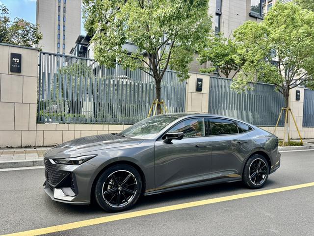 Chang'an UNI-V 2022 1.5T Premium