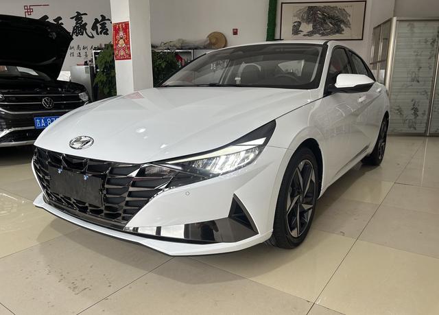 Elantra 2022 1.5L CVT LUX Premium