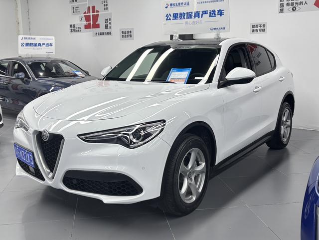 Stelvio Steinway 2017 2.0T 200HP Elite